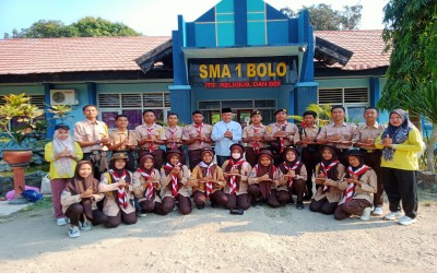 Pelepasan anggota Ekskul Pramuka SMA Patriot Bekasi untuk mengikuti Kemah Akbar Se-Kabupaten Jakarta Pusat